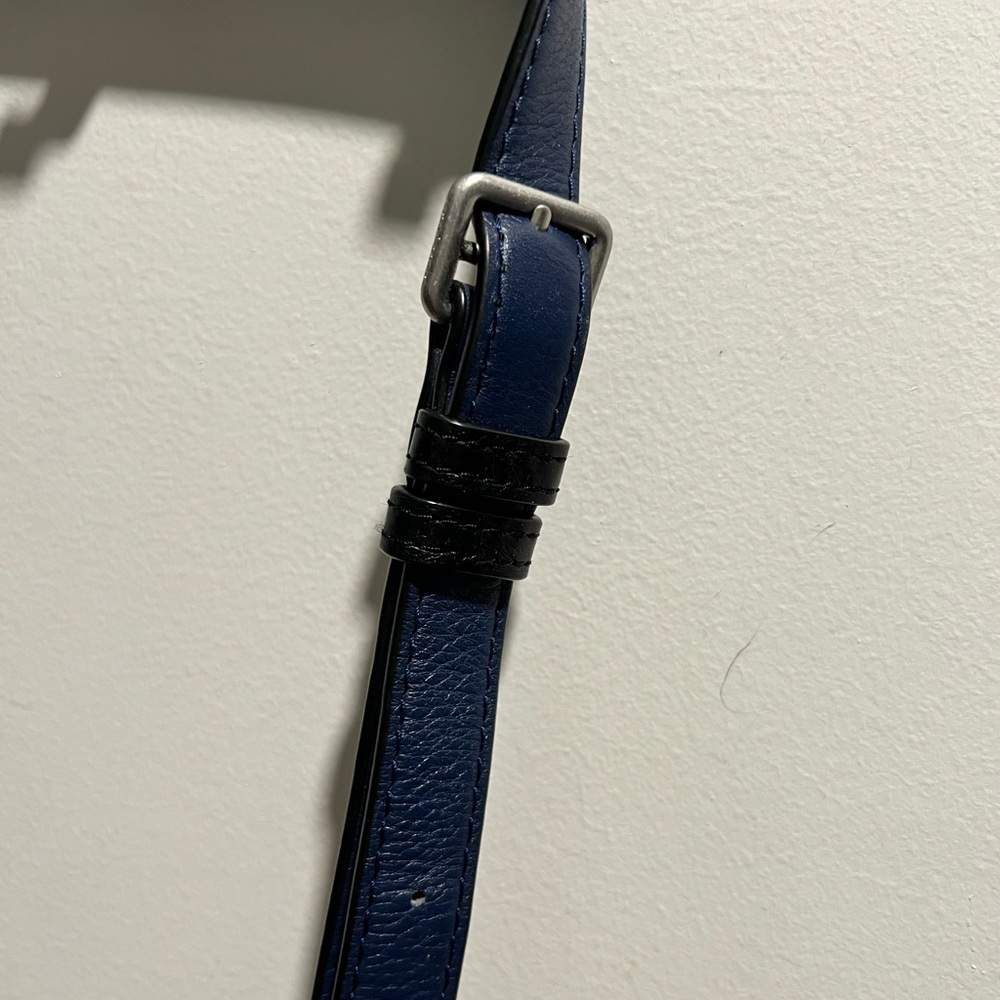 Vera Bradley new Navy Leather Crossbody Bag-never used. - Picture 5 of 14